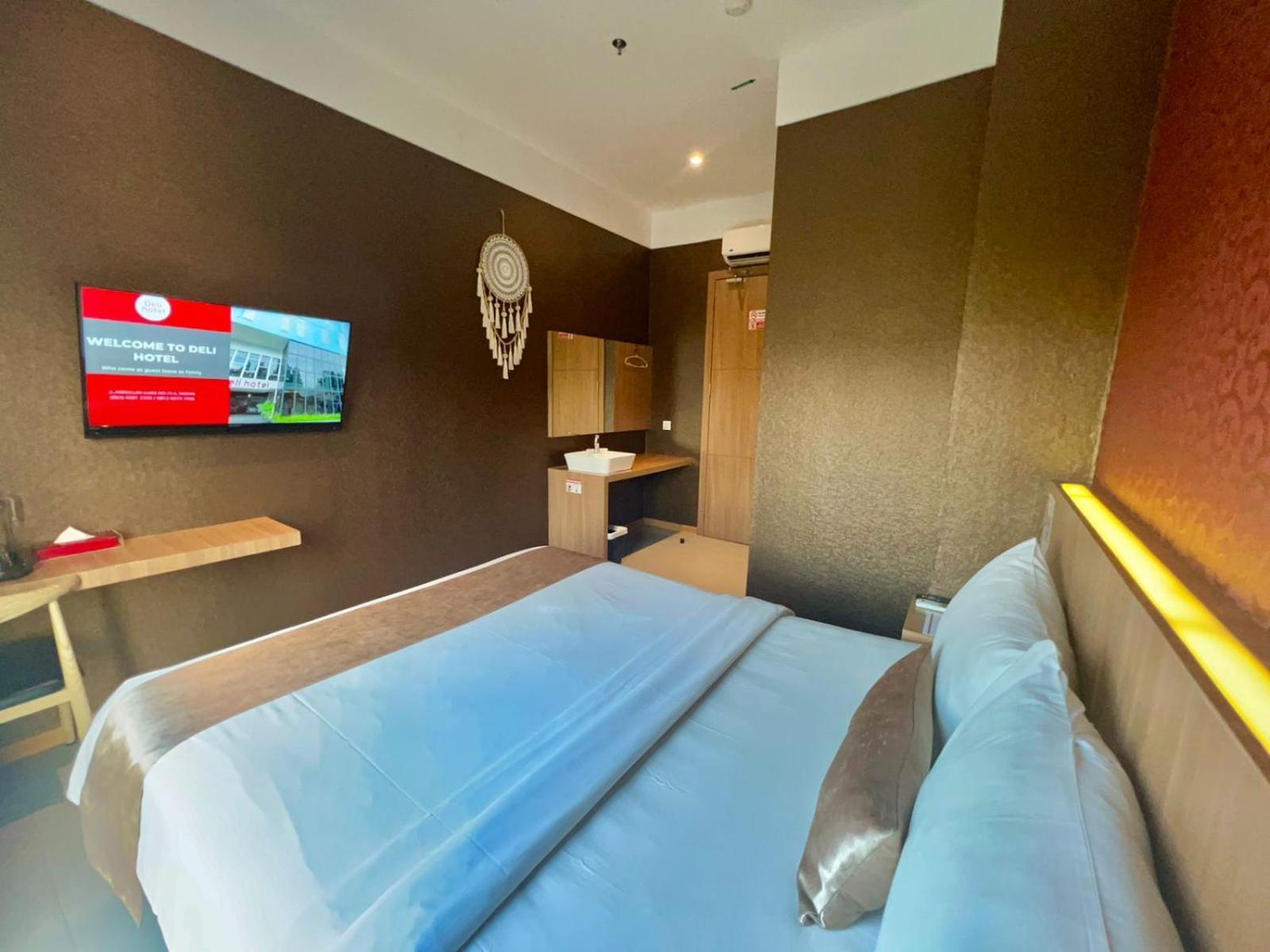 Deli Hotel Medan Exterior photo